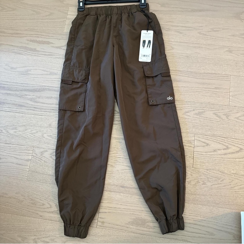 Alo It Girl Cargo Brown Pants